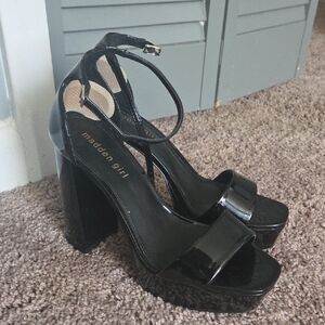 Madden Girl Glossy Black Block Heels Size 9